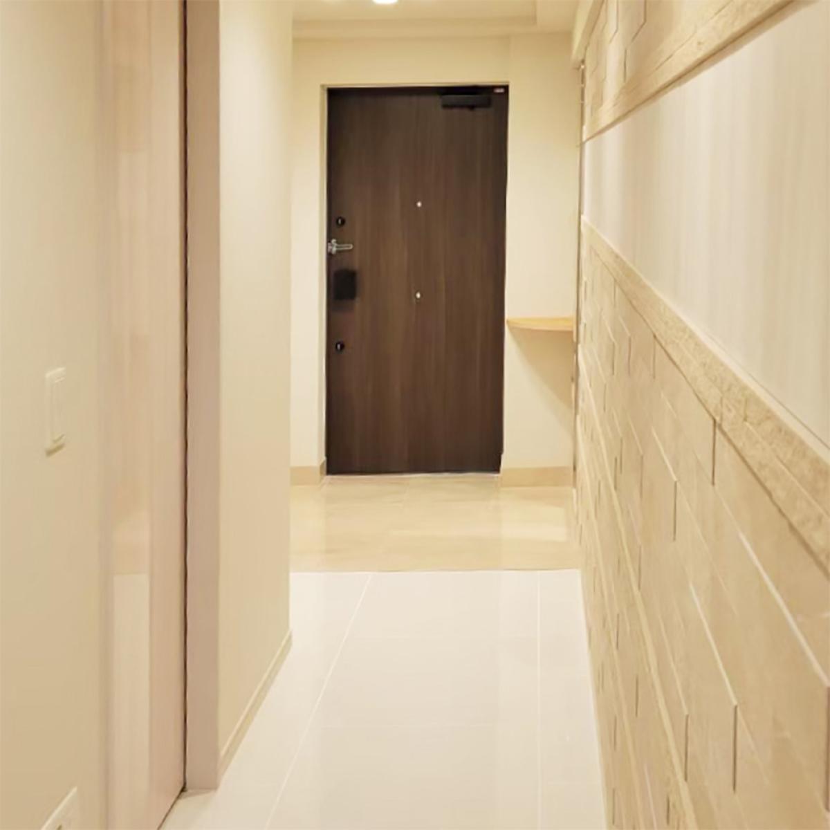 マンションの玄関ドアの写真